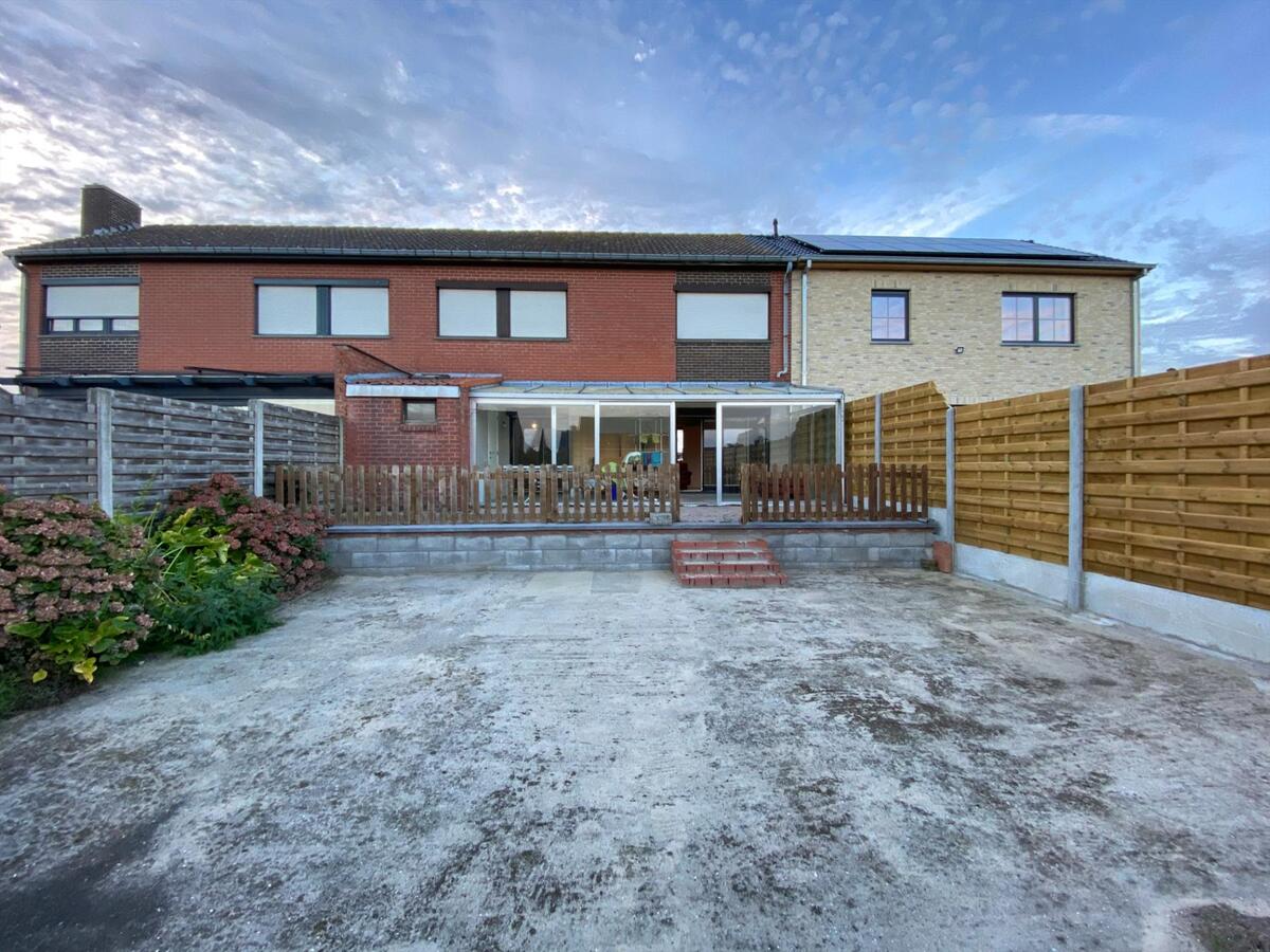 Uitstekend gelegen, zongerichte woning met 3 ruime slaapkamers 