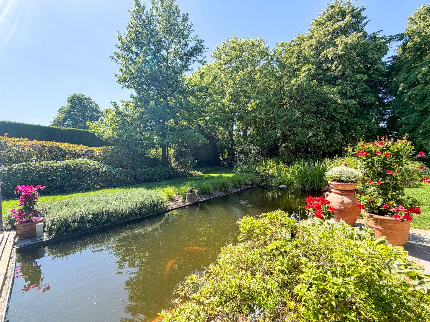 Ruime villa met prachtige tuin en hoogwaardige afwerking, perceel van 1891 m², rustig gelegen te Torhout 
