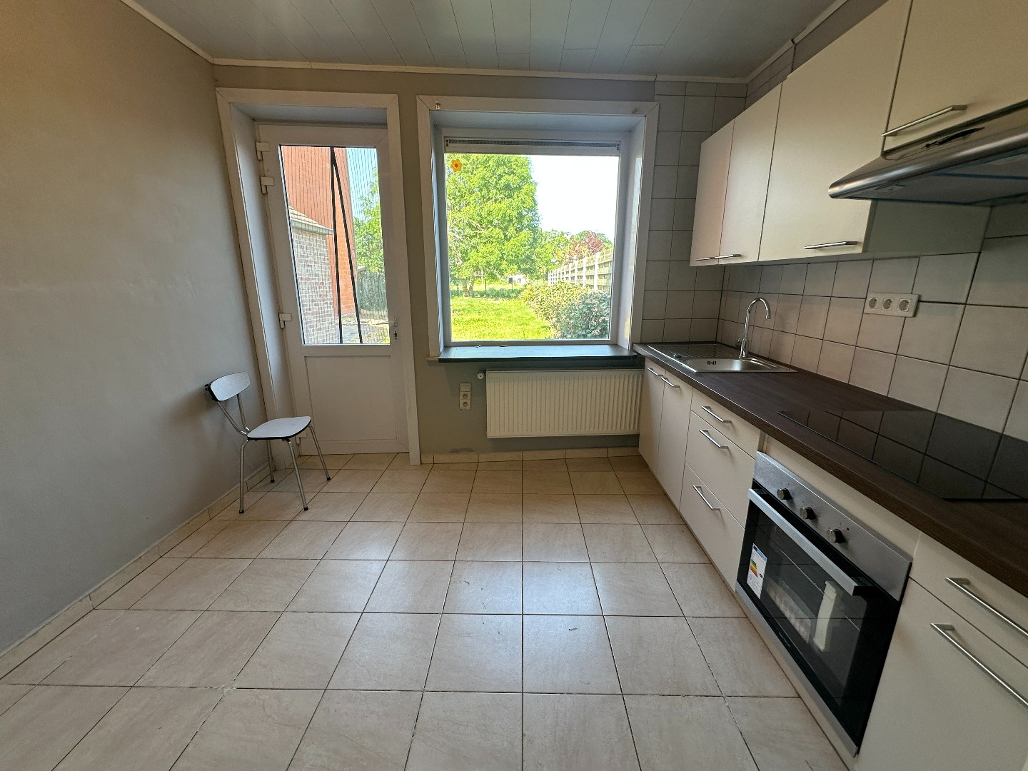 Woning met 3 slpk, terras en tuin, Eernegem 