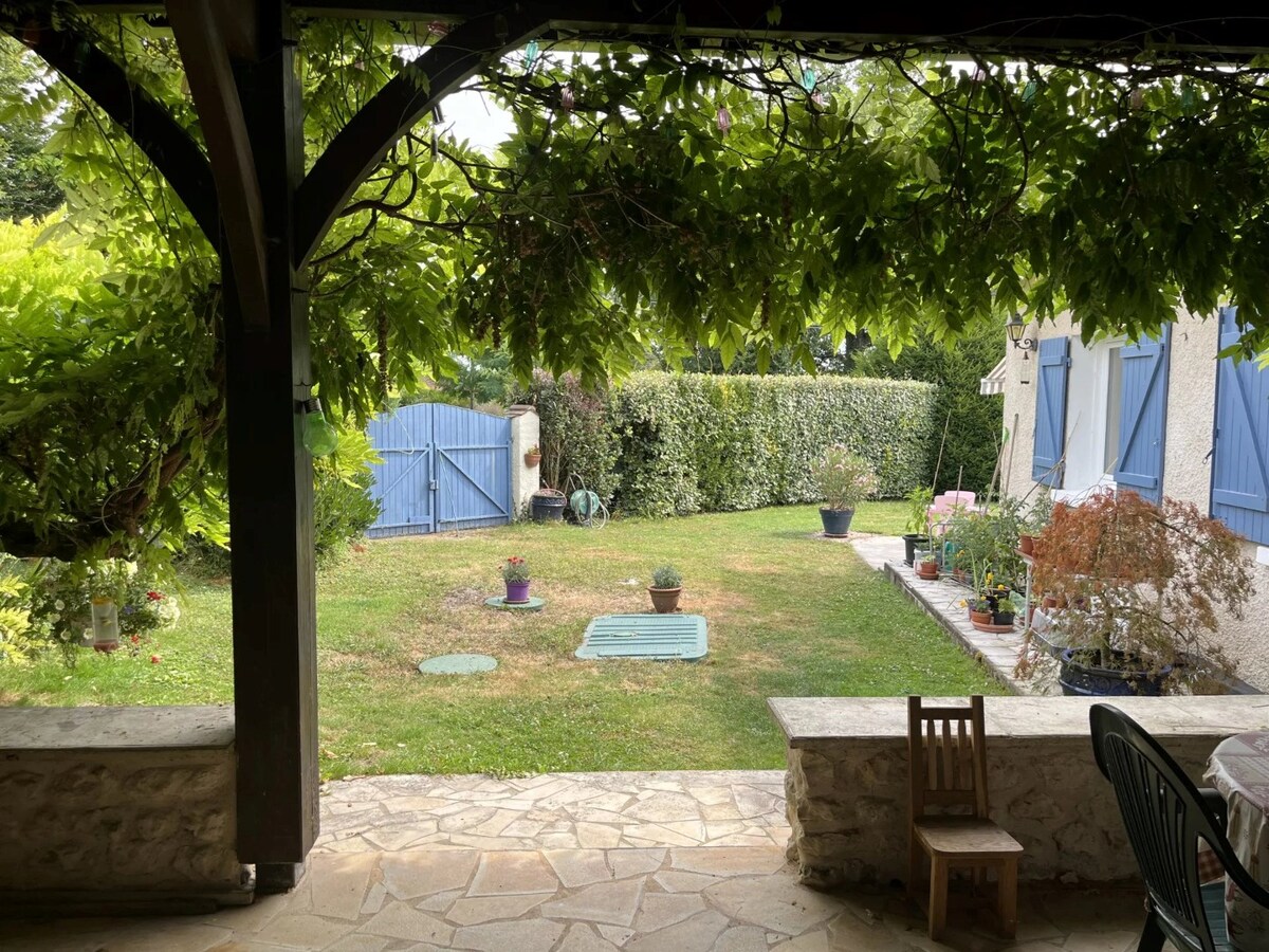 SAINT-MARTIN-DE-RIBERAC - Vakantiewoning met zwembad en 2 gîtes 