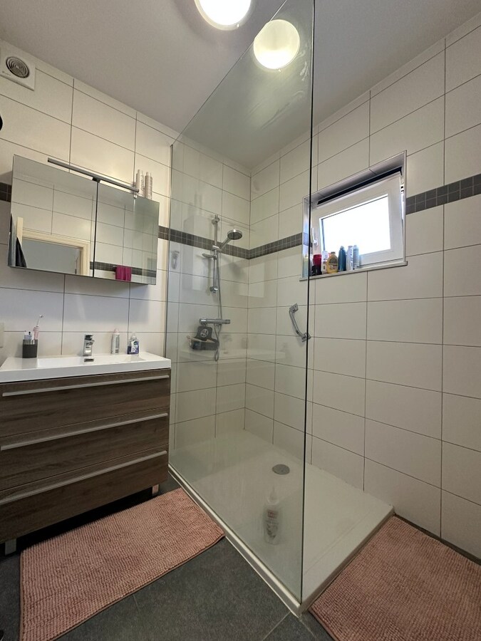 Gerenoveerde laagbouwwoning met 3 slaapkamers op toplocatie 