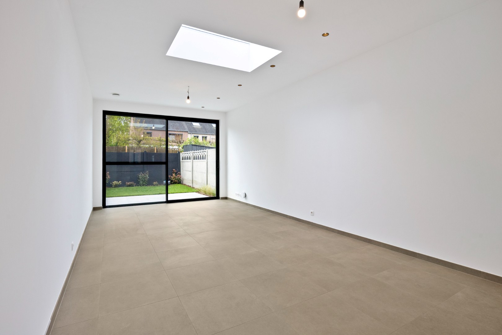 Totaal gerenoveerde woning met 3 slaapkamers, 2 badkamers, tuin en terras in Kessel-Lo! – EPC 14 kWh/m² - bewoonbare opp. 152 m² 