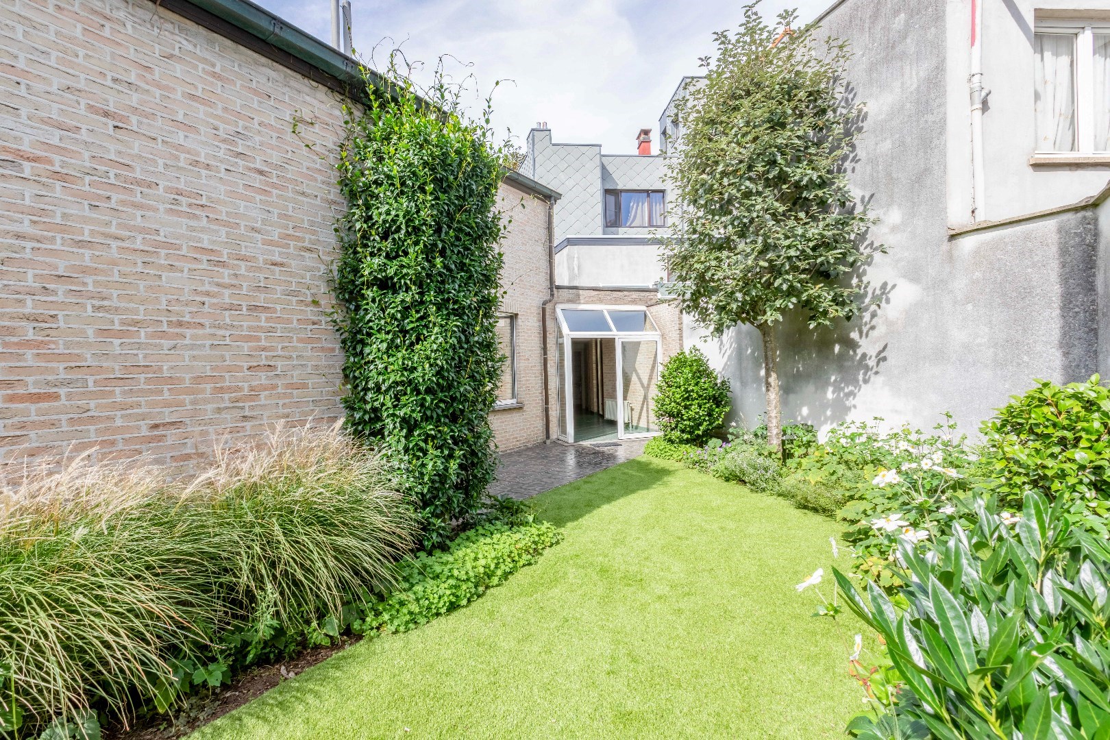 VERHUURD ! Ruime woning met tuin en dubbele garage in Gent - ideale woning voor cohousing 