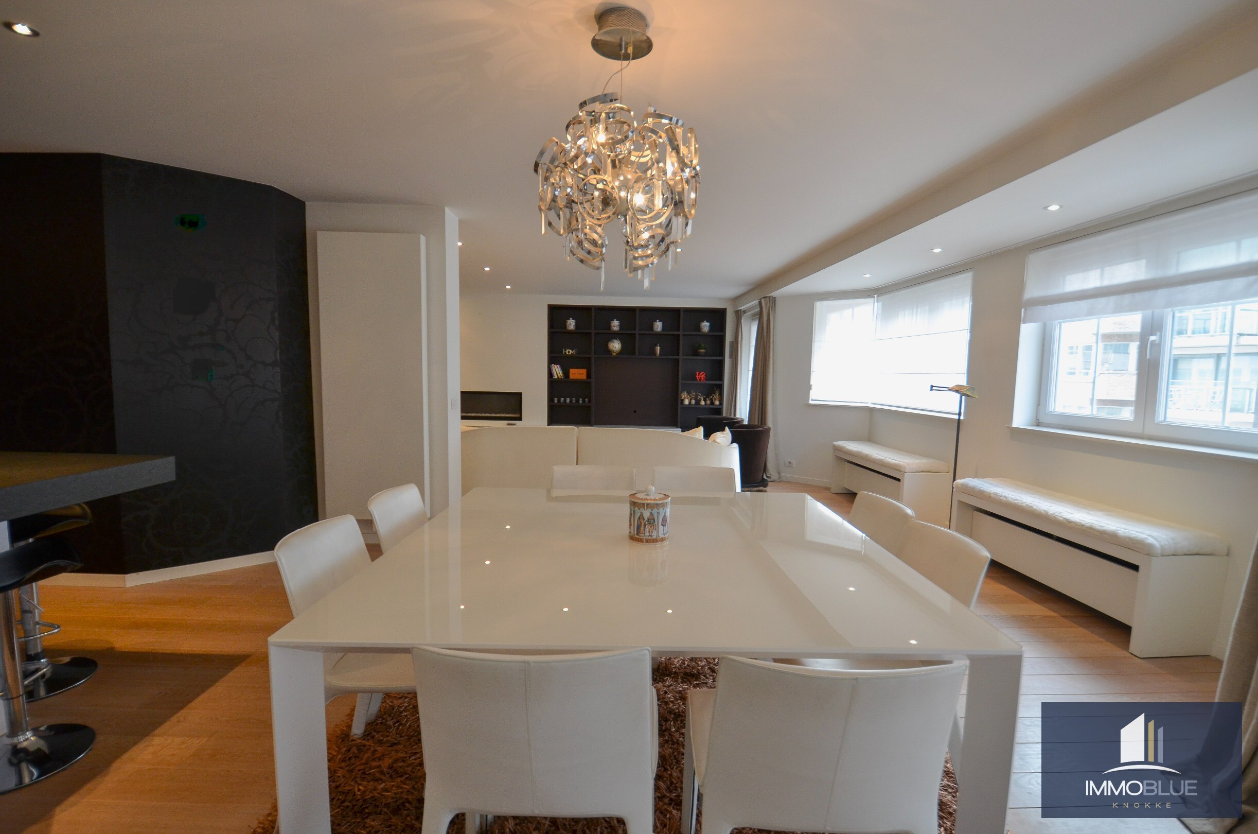 Topaanbieding – Uitzonderlijk ruim appartement gelegen in een stijlvolle residentie. 