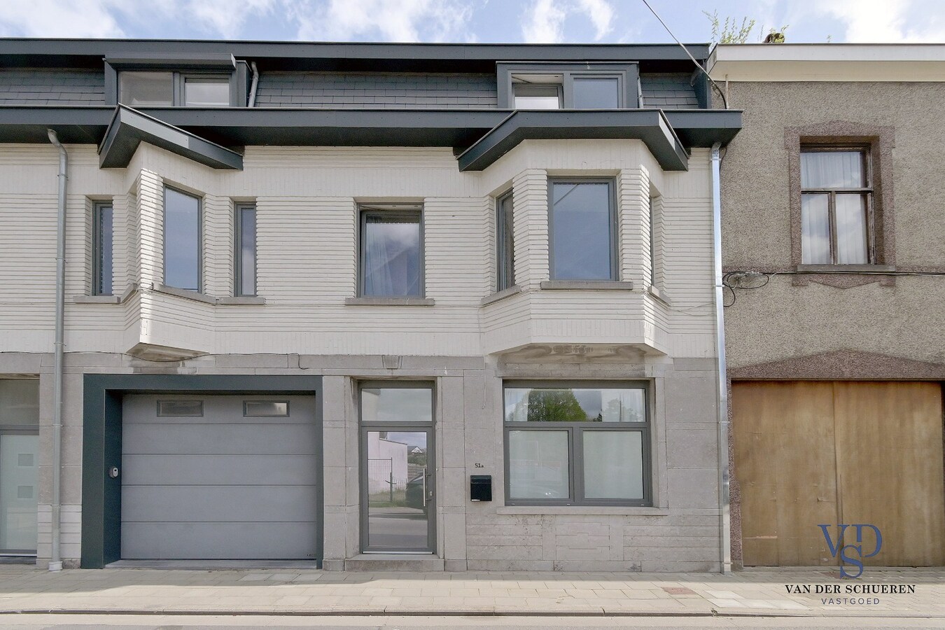 Comfortabele woning met tuin op topligging in Gavere. 