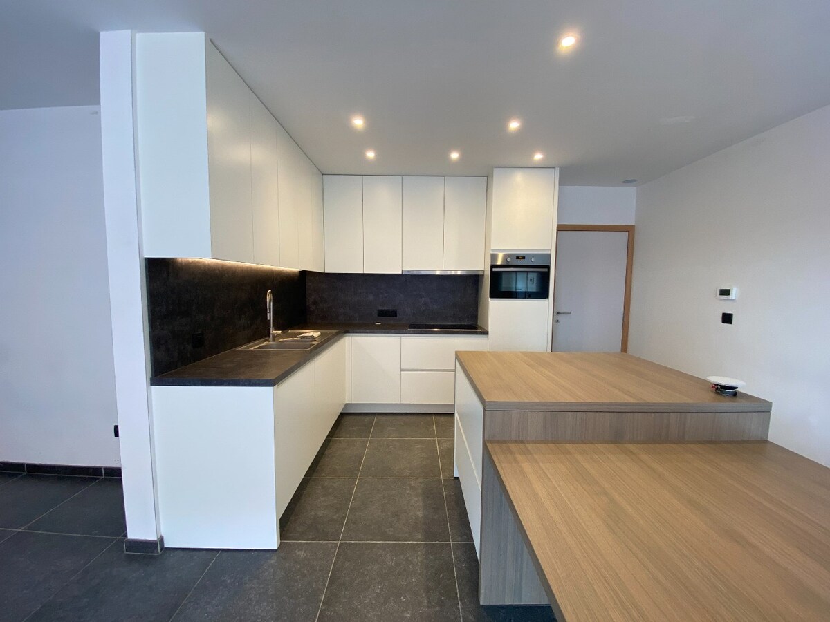 Recent gelijkvloersappartement met 2 slaapkamers 