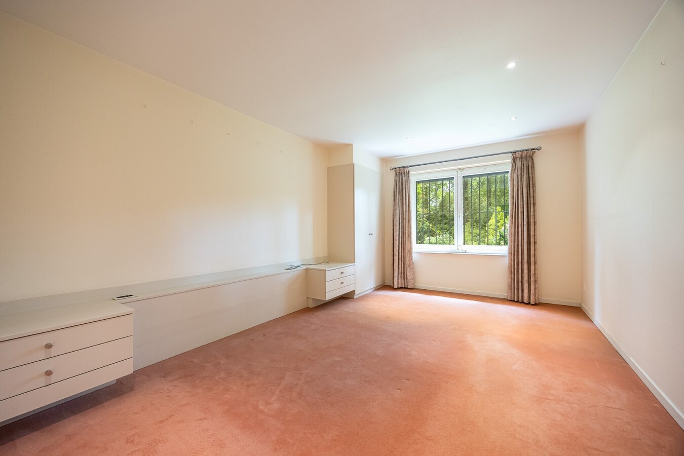 Exclusieve villa met gelijkvloerse master suite, prachtige tuin en uitzonderlijk wooncomfort 