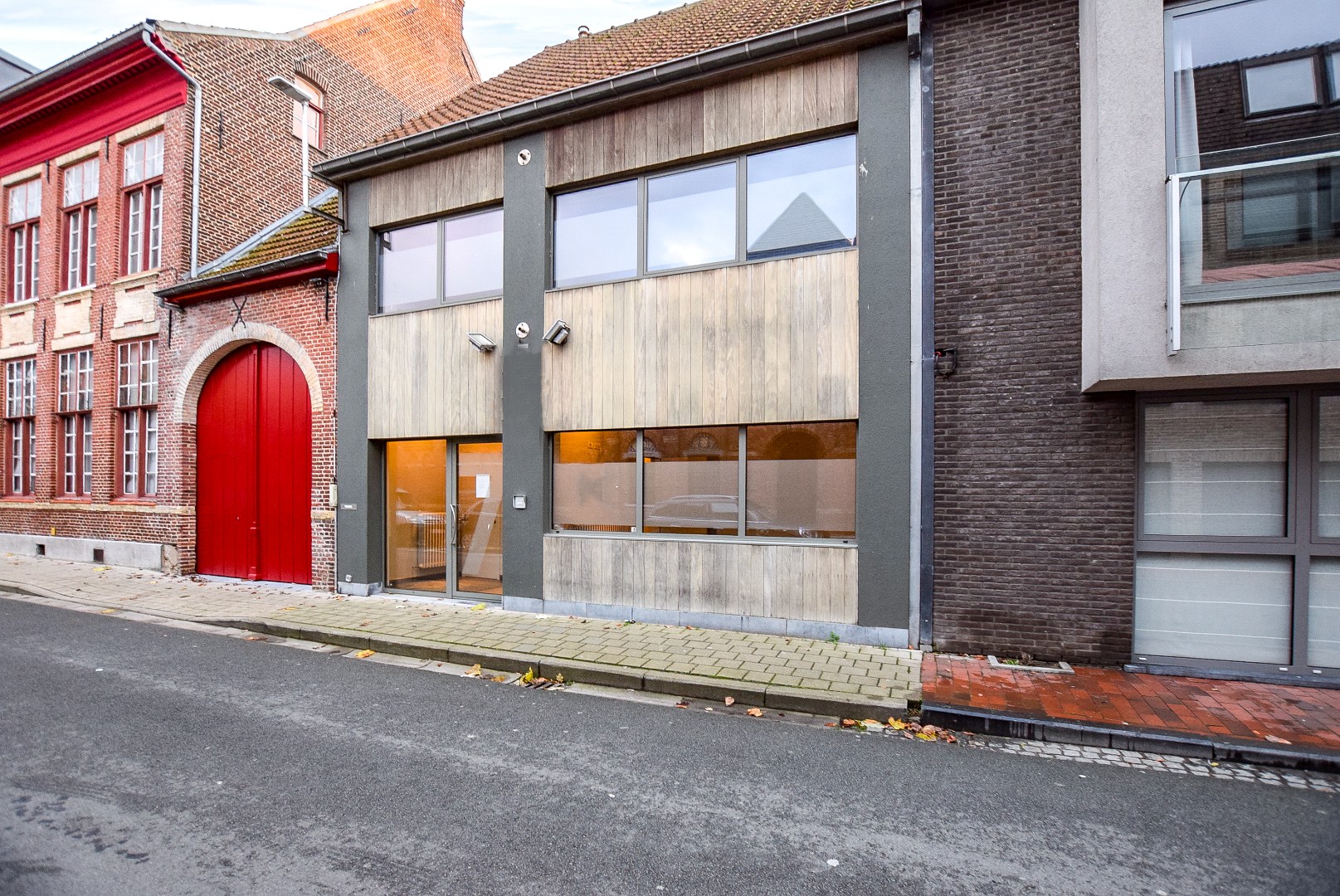 Instapklare eigendom met tal van mogelijkheden in hartje Poperinge. 