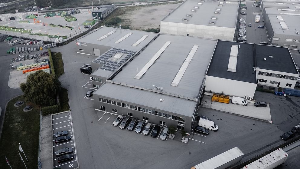 Bedrijfsgebouw te huur vlakbij A12 in Willebroek