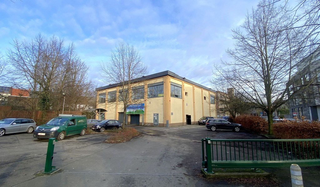 Handelspand te huur op zichtlocatie aan station Oudenaarde