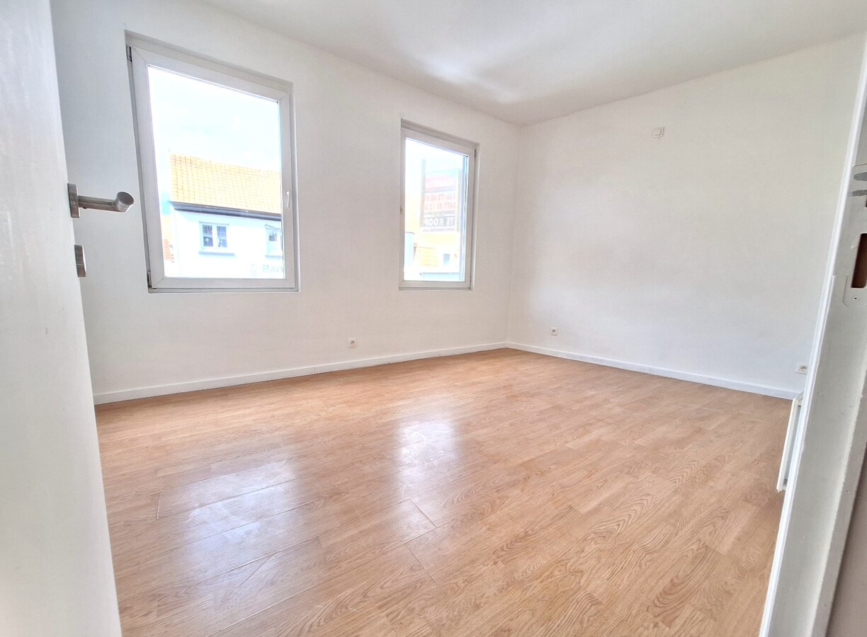 Instapklare woning te Harelbeke met 3 slaapkamers nabij het centrum ! 