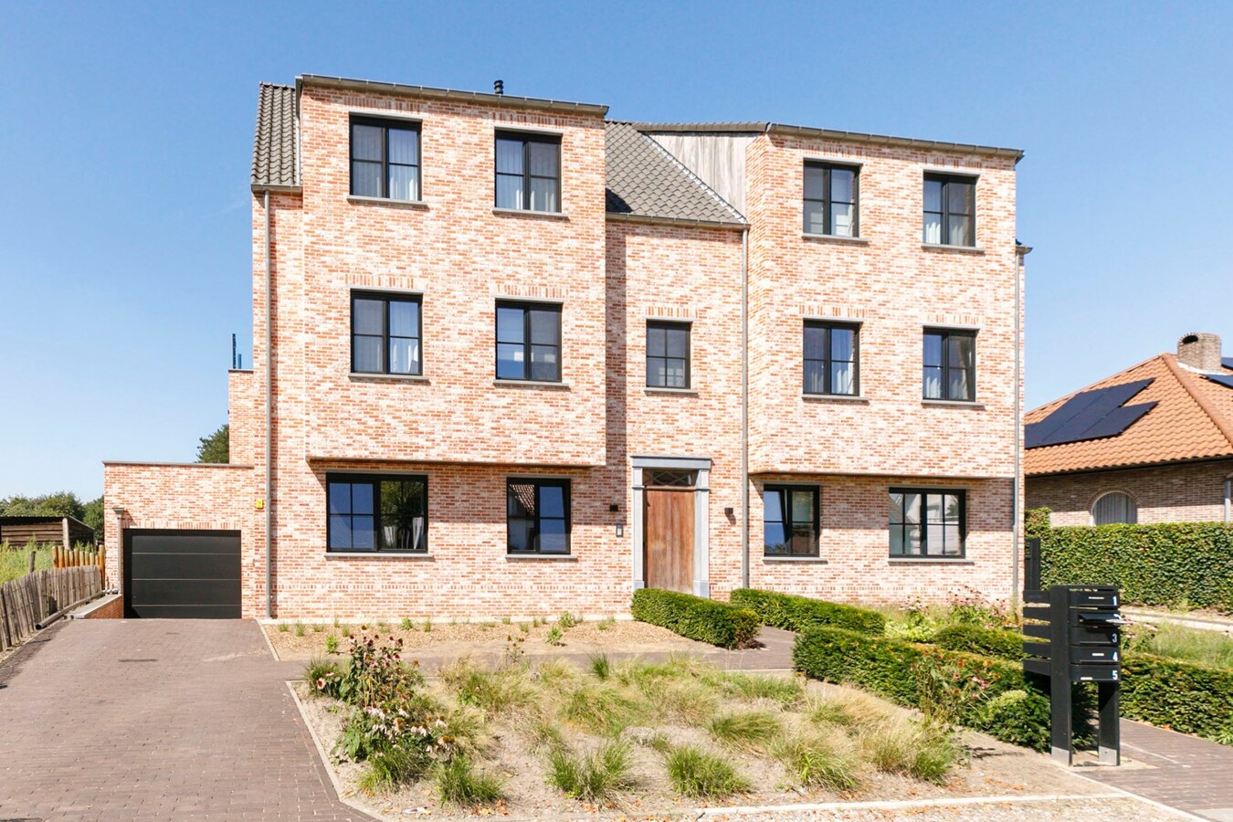 Recent gelijkvloers (120 m²) met lift en tuin 