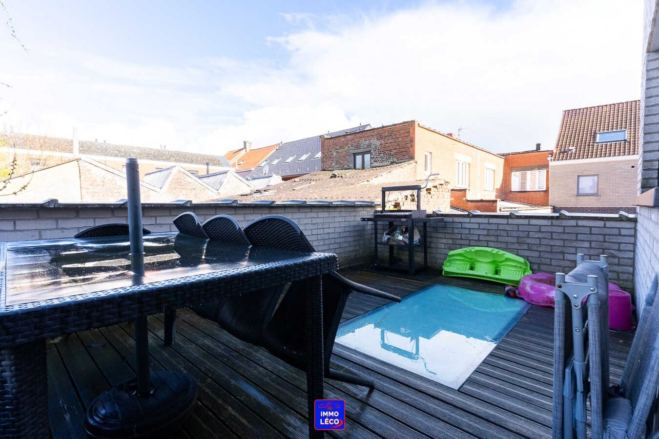 Maison rénovée 3 façades avec terrasse et garage, idéal 1er achat/investissement ! 