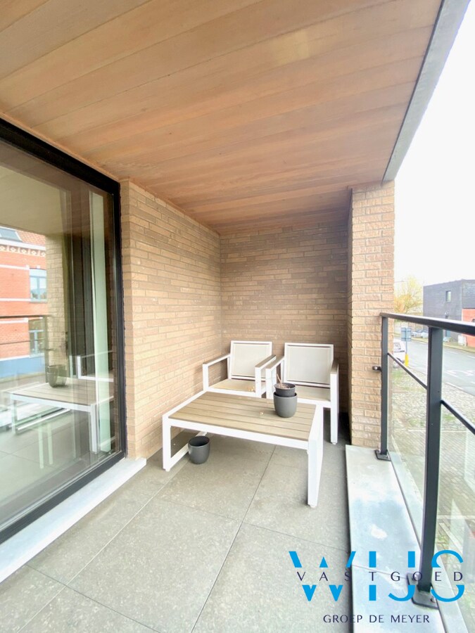 Instapklaar tweeslaapkamer appartement met 2 terrassen te Kluizen ! 