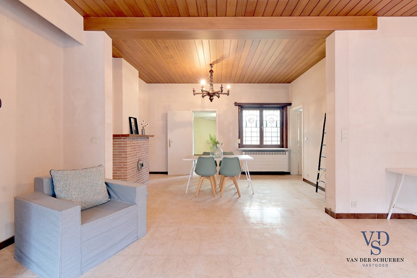 Bijzonder ruime gezinswoning. 