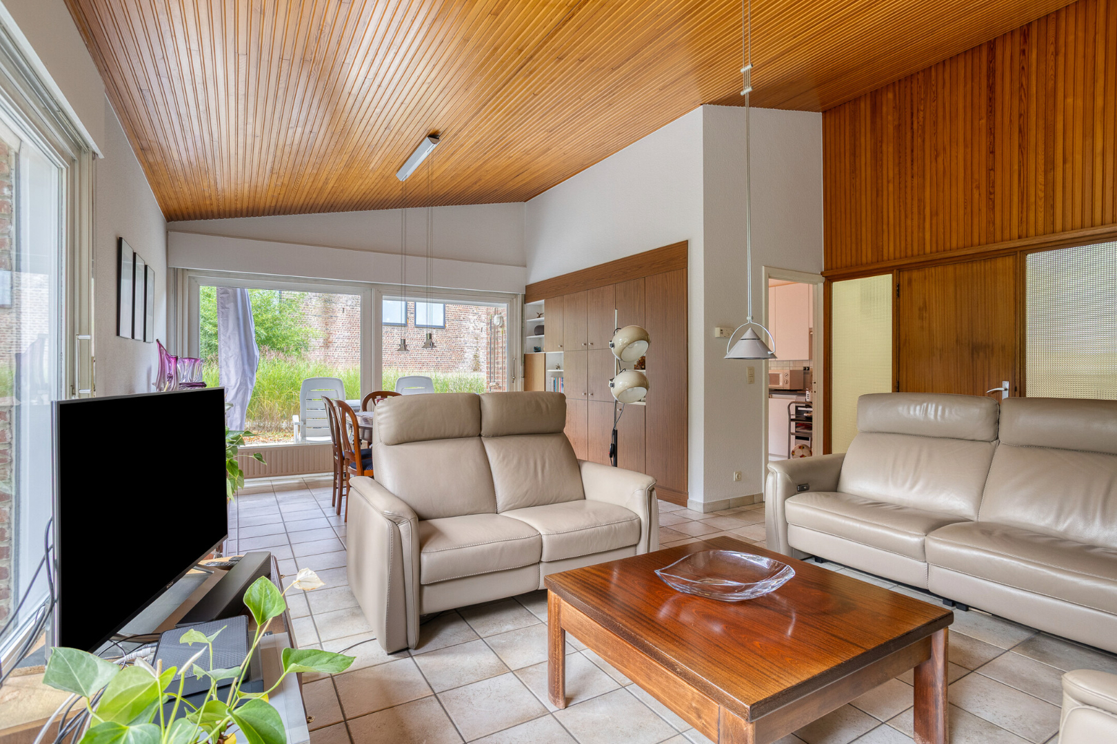 WONING met 3 slaapkamers en garage op 1.465 m² – 1640 SINT-GENESIUS-RODE 