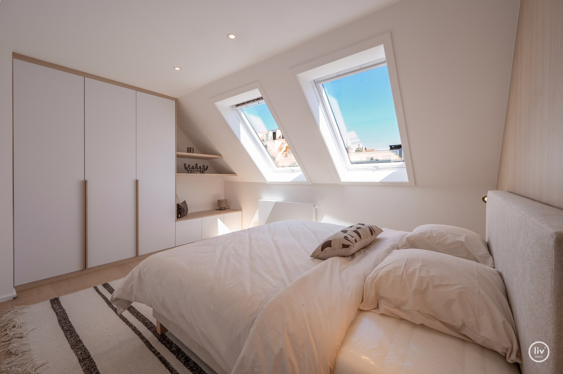 Prachtige ruime duplex (216 m2) top gerenoveerd gelegen op de Leopoldlaan te Knokke. 