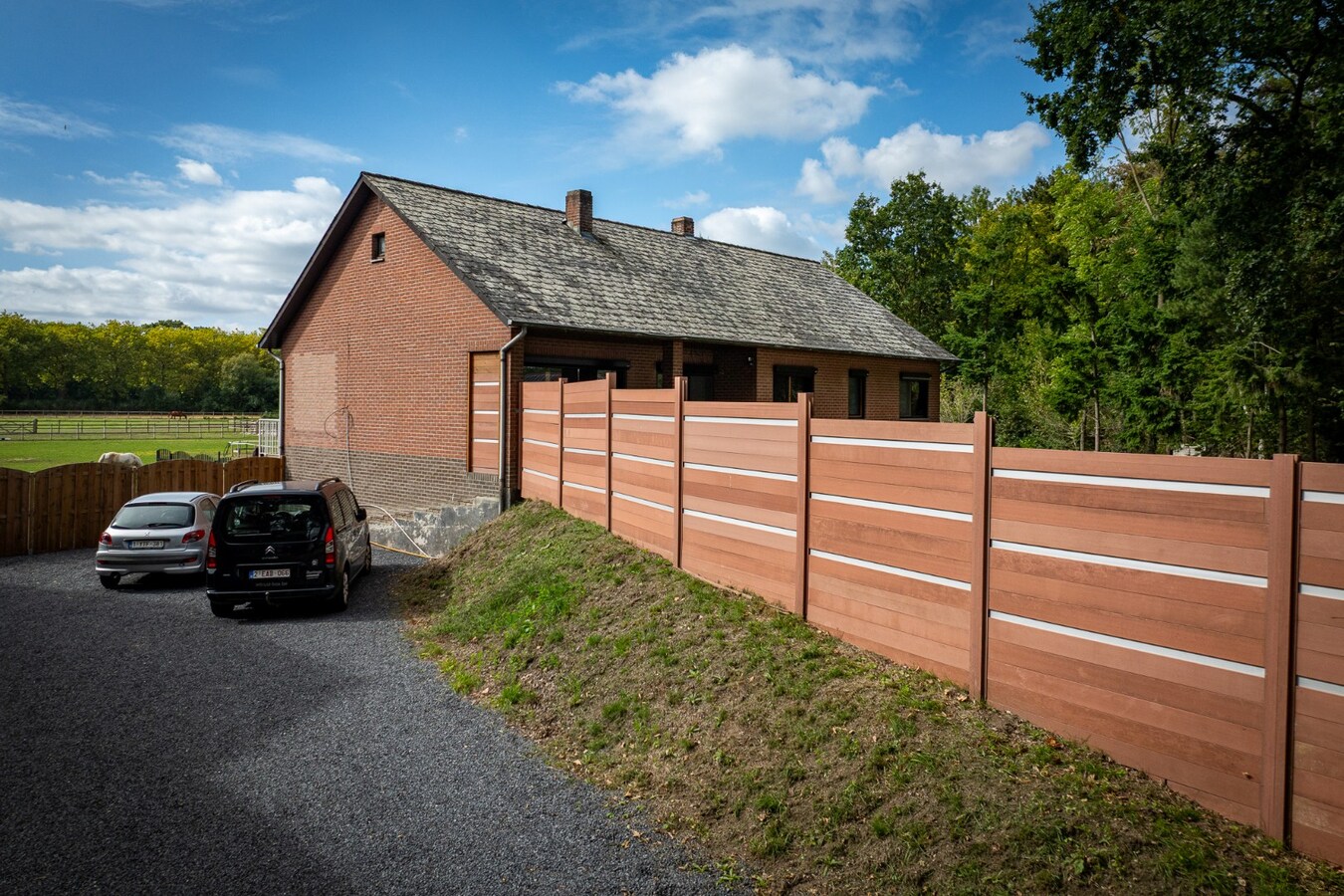 Landelijk gelegen woning met buitenpiste en weide op ca. 1ha te Bocholt 