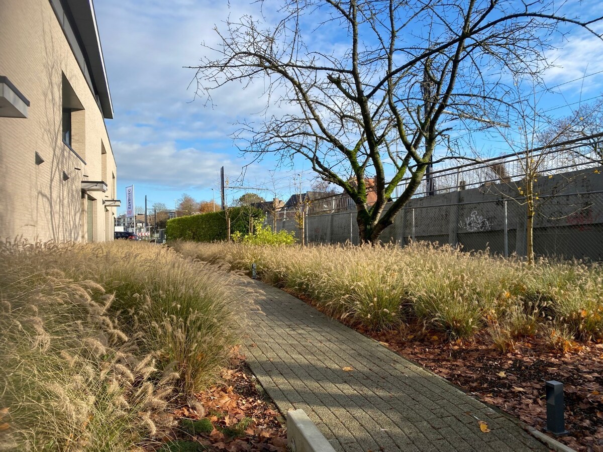 Half Open Nieuwbouw. Op 750 m van Gent-St-Pieters én aan tramhalte. 