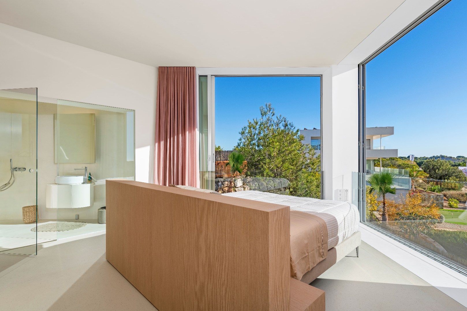 PEBBLES IS ART – Exclusieve designvilla in Las Colinas Golf &amp; Country Club 