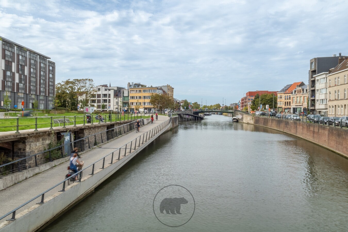 Gerenoveerd appartement aan het Groenevalleipark met ruim terras 