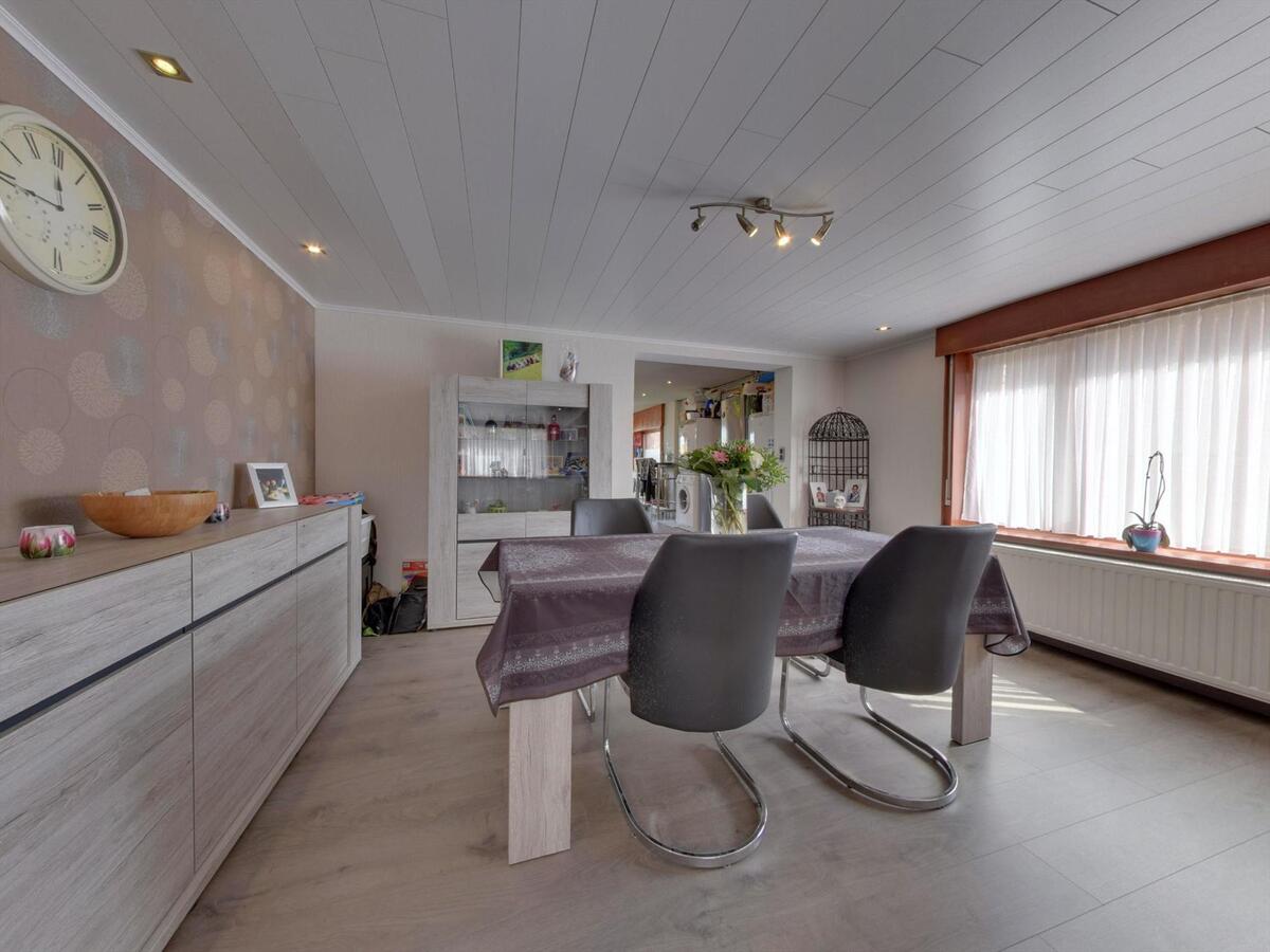 Zonnige charmante half-open woning 