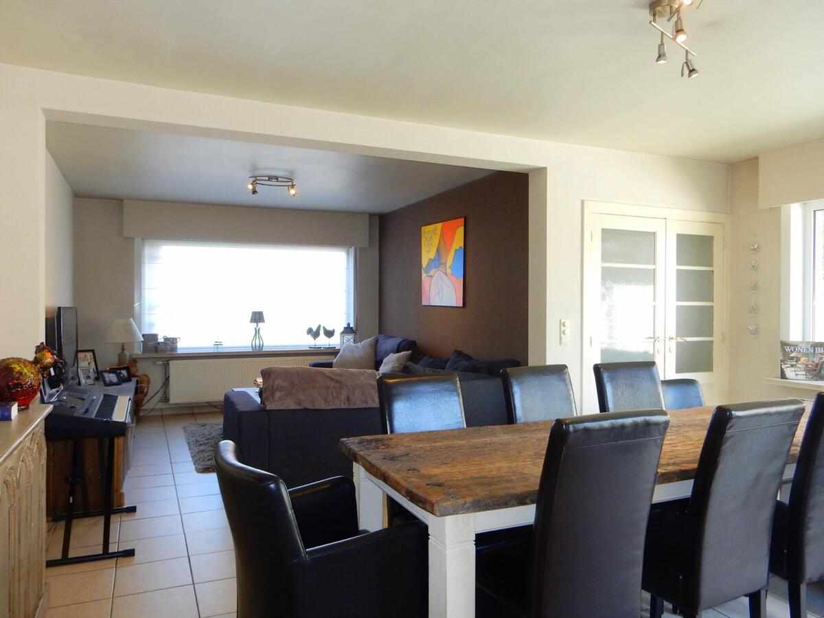 Ruime woning te Jabbeke met 4 slaapkamers 