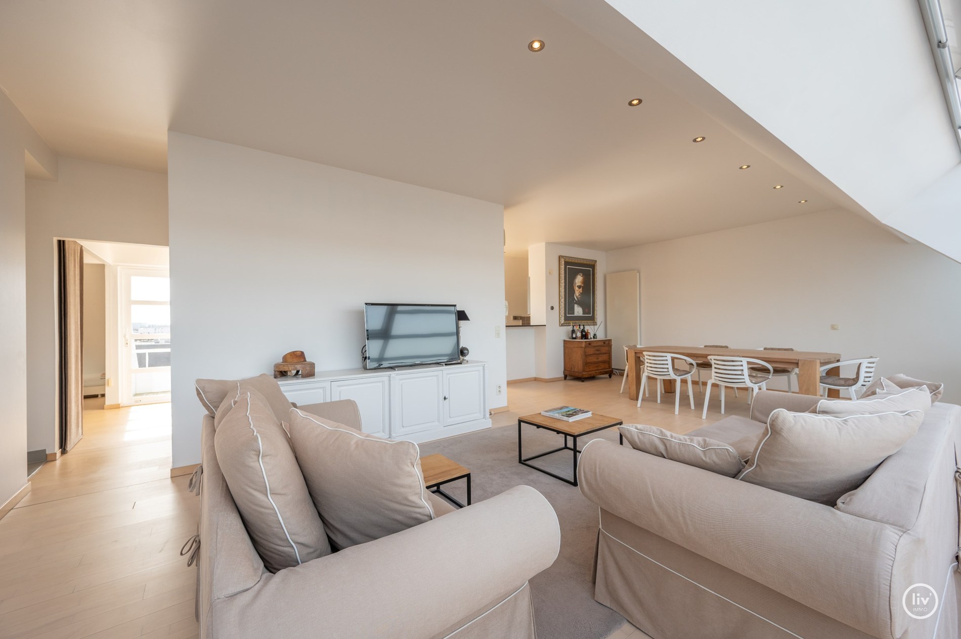 Lichtrijk en stijlvol loftappartement (110 m²) met zonneterras en panoramisch uitzicht in hartje 'Oude Knokke'' 