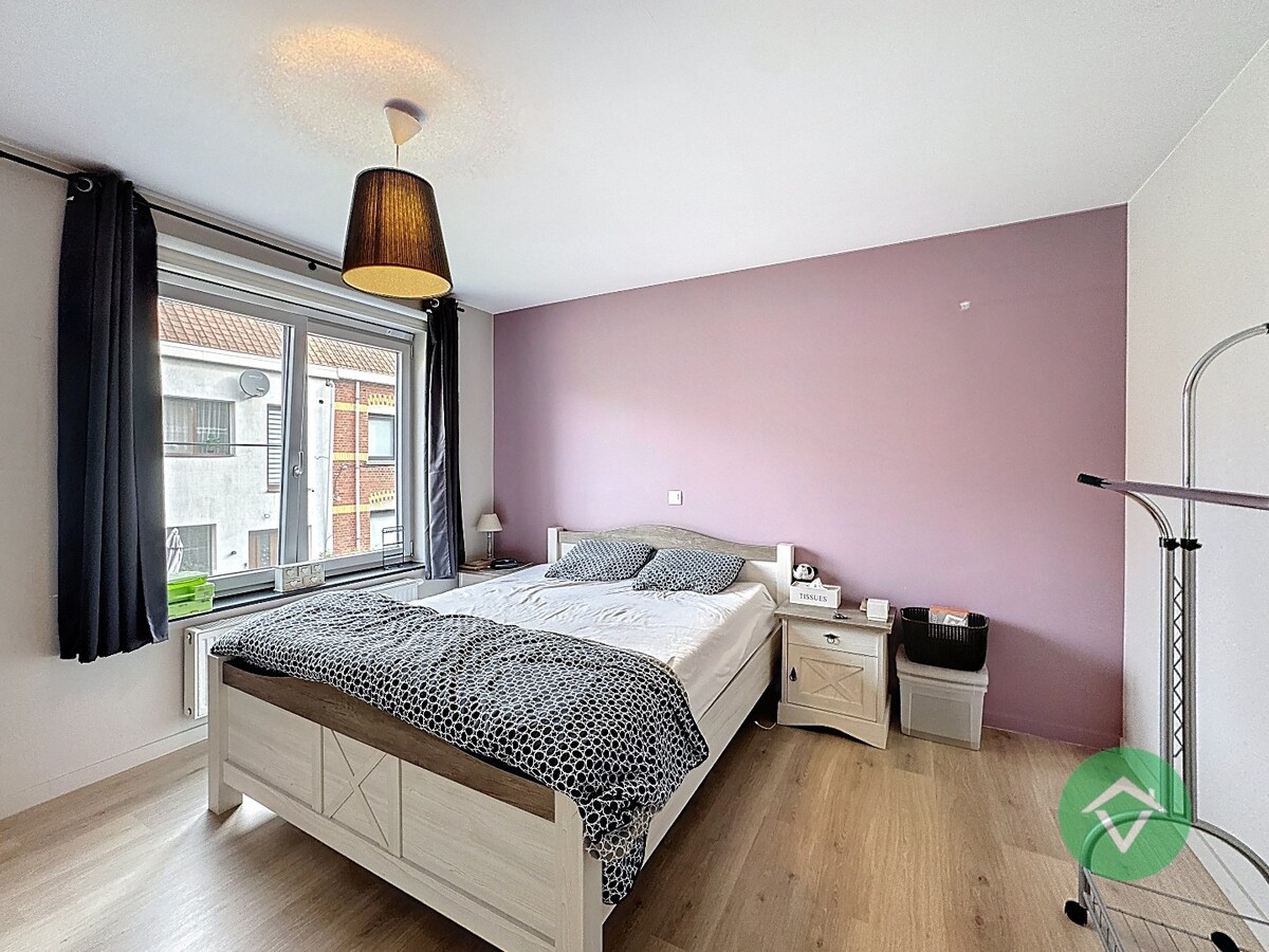 Appartement met 2 slaapkamers en terras te Roeselare 