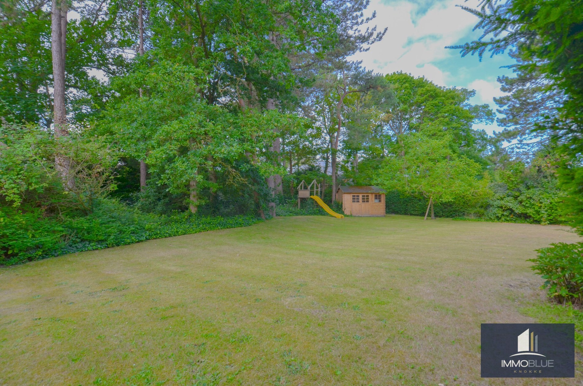 Exclusieve villa met veel privacy gelegen op een absolute toplocatie in het Zoute. 