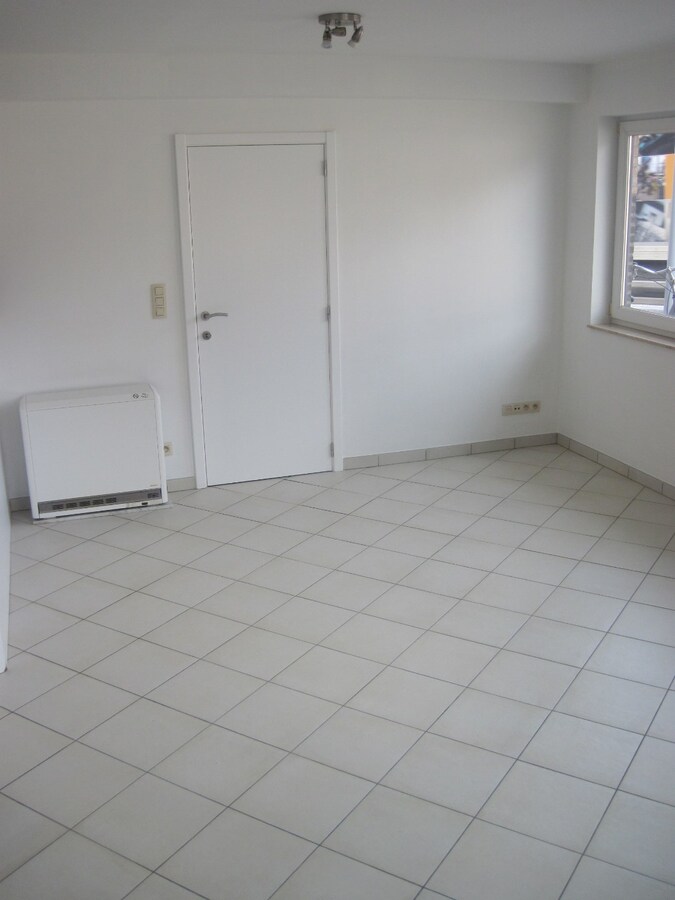 Uitstekend gelegen appartement. Geen vaste kosten ! 