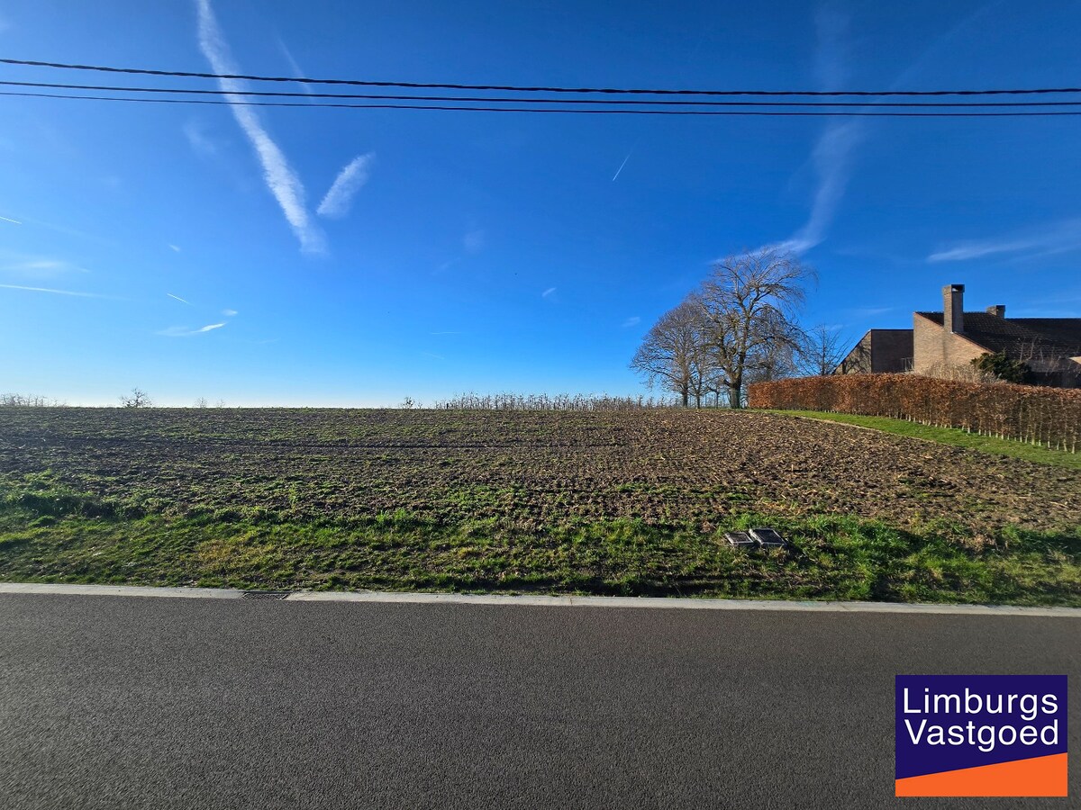 Bouwgrond voor open bebouwing, 12a, idyllisch gelegen in Gors-Op-Leeuw 