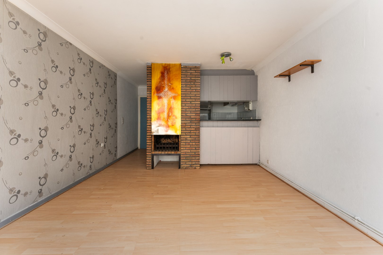 Te renoveren 2 slaapkamer appartement 