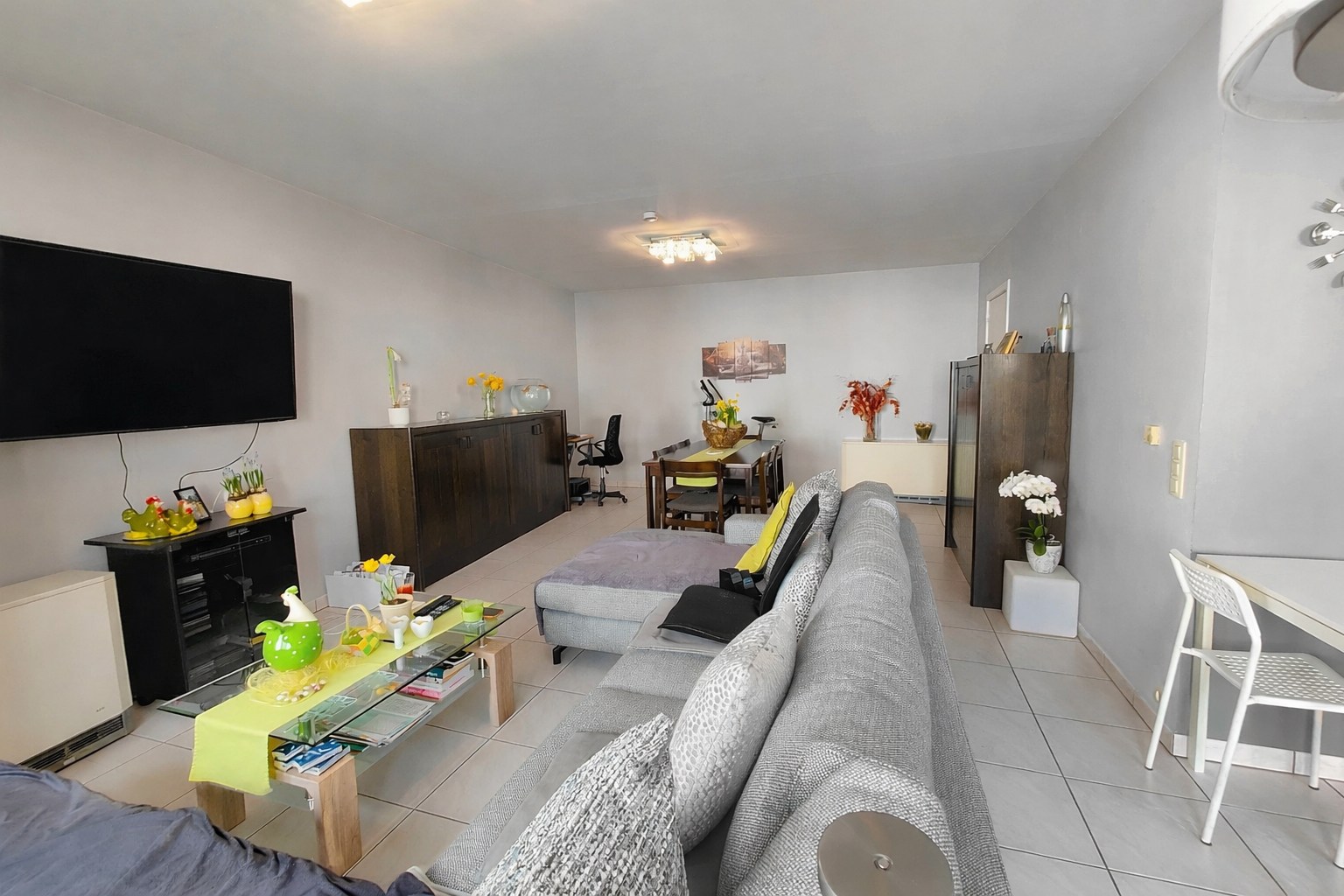 kwalitatief appartement met autostaanplaats in centrum Tielt 