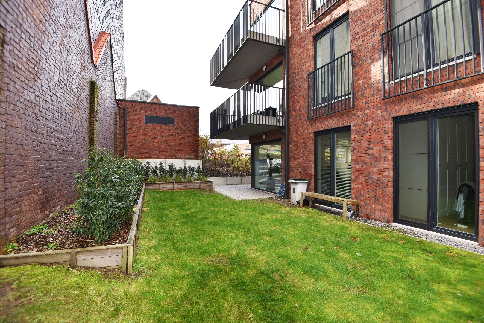 Gelijkvloers appartement met 2 slaapkamers en zonnige tuin te Maldegem centrum. 