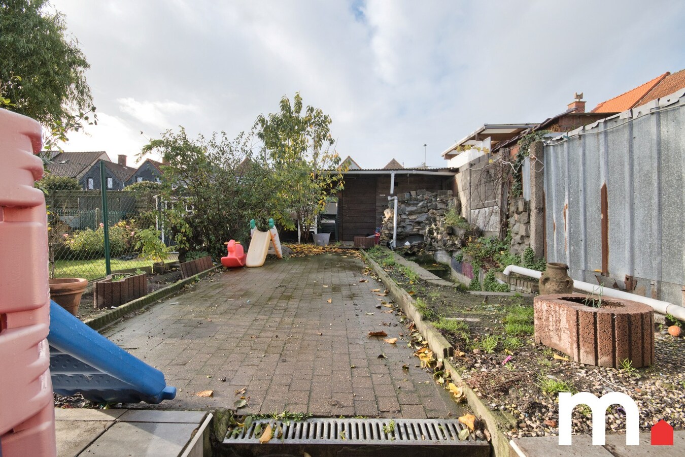 Knusse rijwoning nabij het centrum van Roeselare ! 