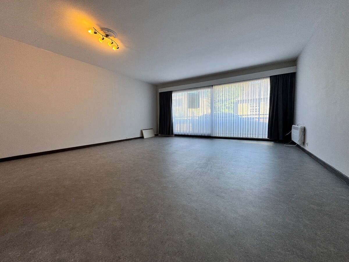 Appartement met 2 slaapkamers en garage in centrum Koekelare 