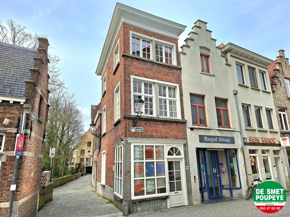 Instapklaar en ingericht handelspand 