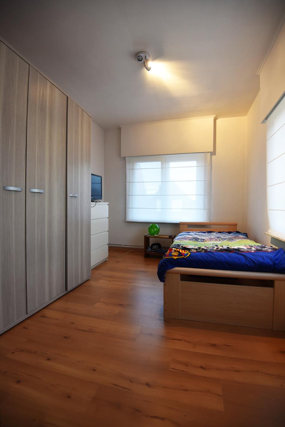 Gerenoveerde woning met 3 slpks, voortuin, terras en garage te Maldegem 