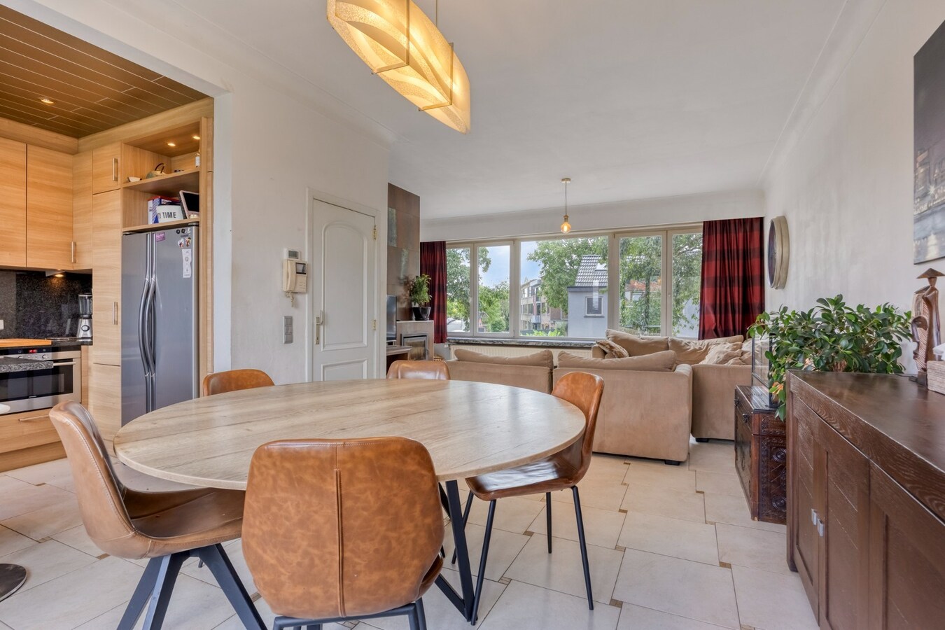 Instapklare woning met garage en tuin te Edegem 