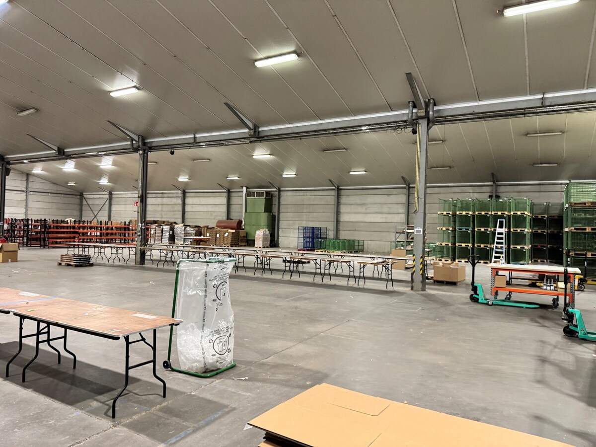 Loods met burelen te huur te Koekelare 