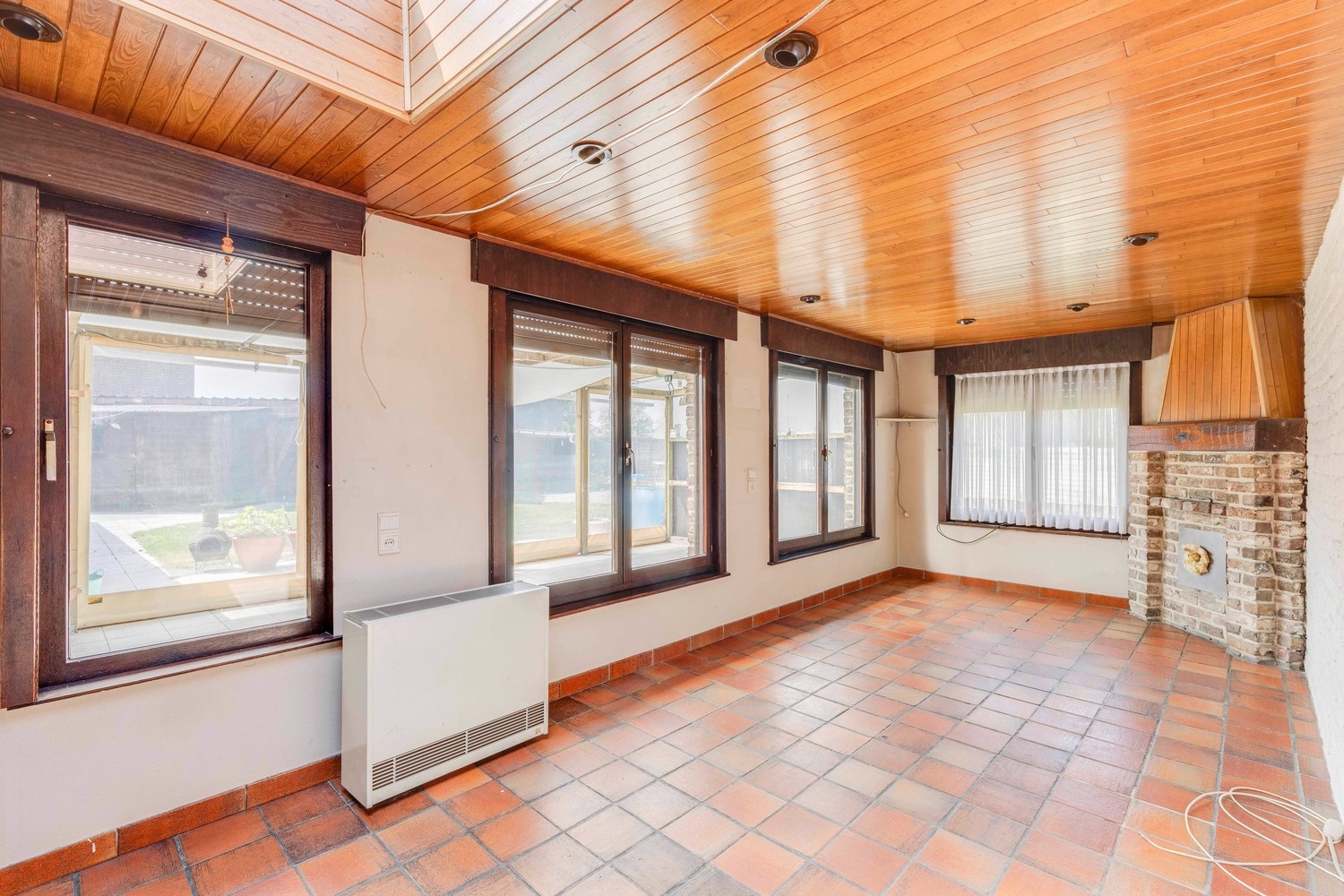 Centraal gelegen op te frissen gezinswoning gelegen op fietsafstand van het centrum van Zulte 