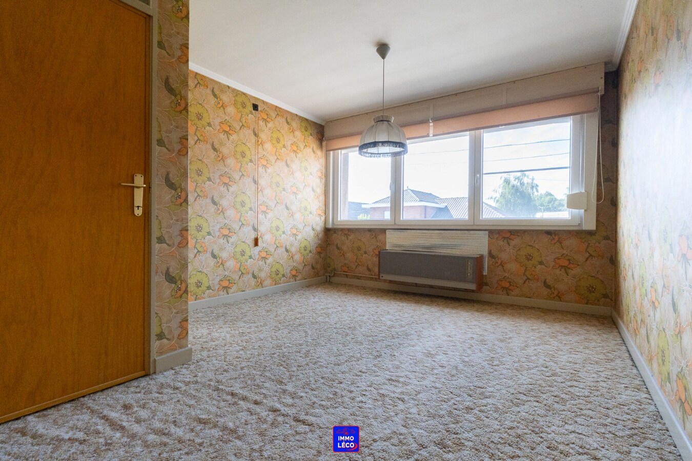 3 façades offrant de beaux volumes, parking privatif, jardin, EXCELLENT POTENTIEL ! 