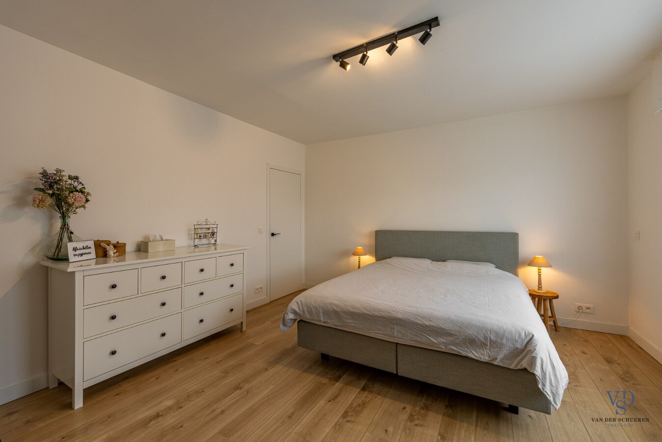 Stijlvol gerenoveerde woning. 