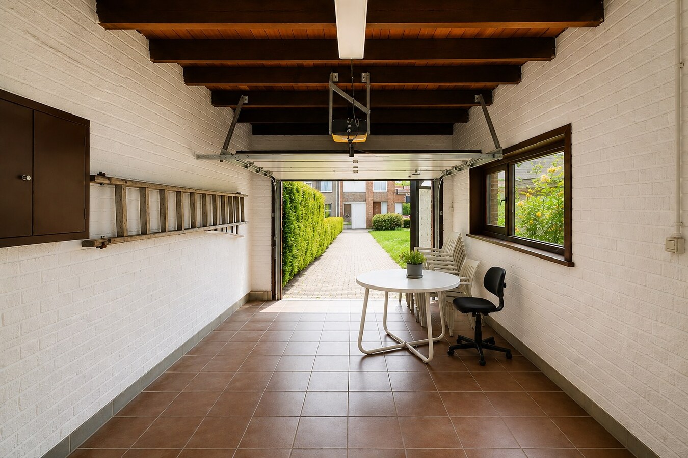 Karaktervolle open bebouwing met 6 kamers op 538 m² – unieke renovatiekans op topligging vlakbij station en centrum van Sint-Niklaas 