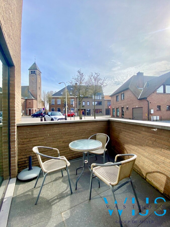 Energiezuinig GELIJKVLOERS appartement in hartje Kluizen ! 