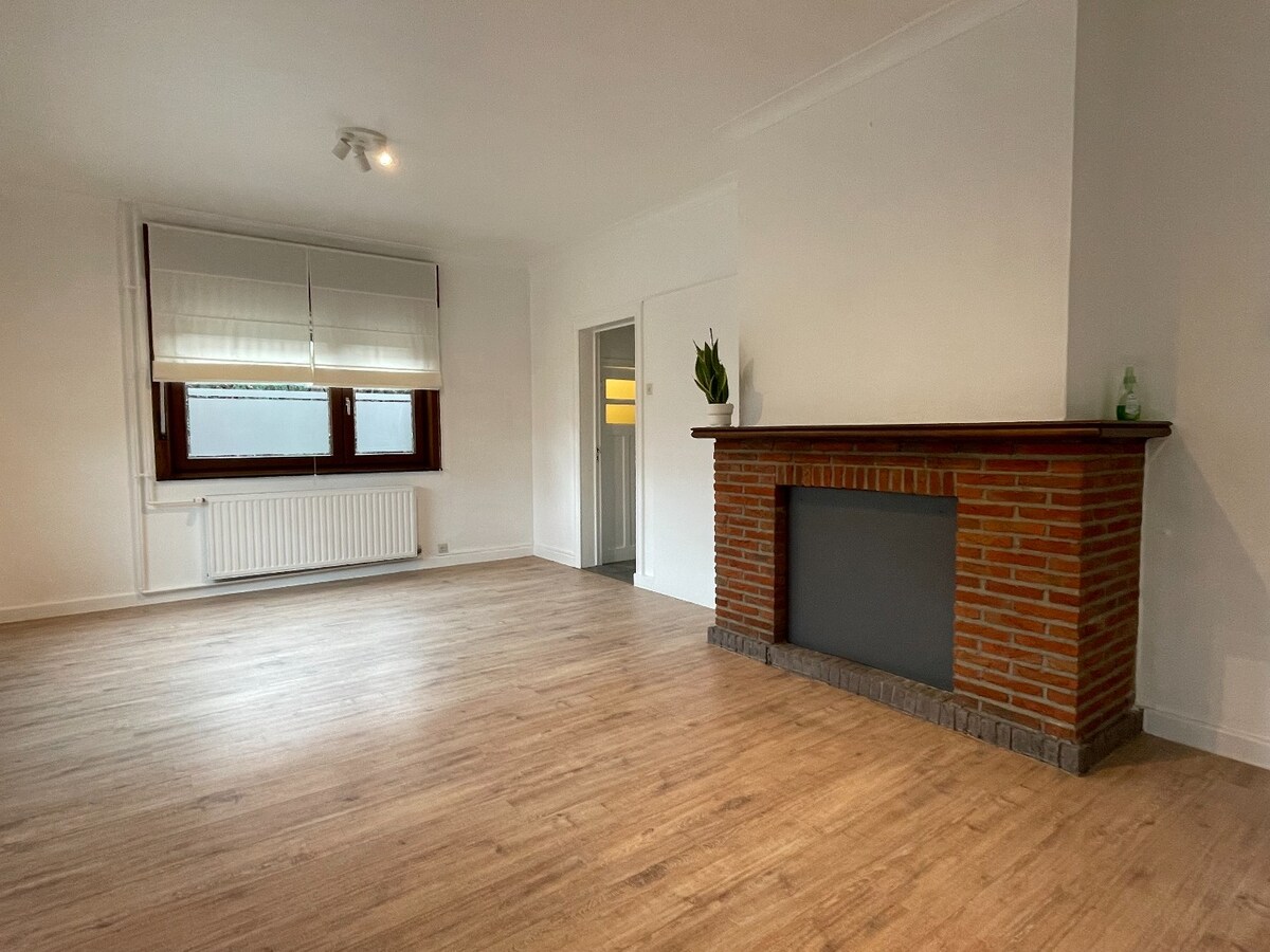 Ruime open bebouwing met tuin, terras, garage - 3 slaapkamers - Kuringen 