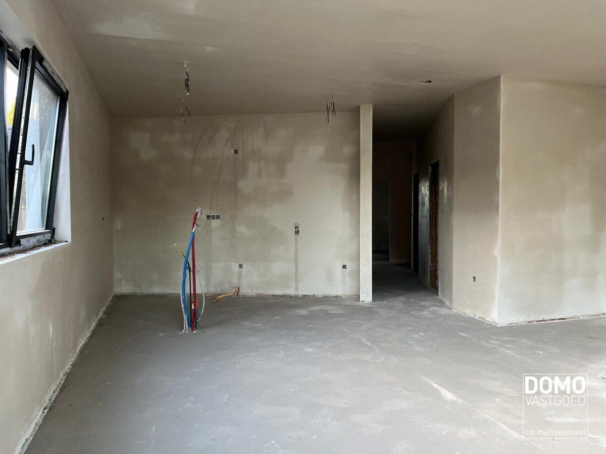 GELIJKVLOERS NIEUWBOUWAPPARTEMENT MET TUIN IN HASSELT 