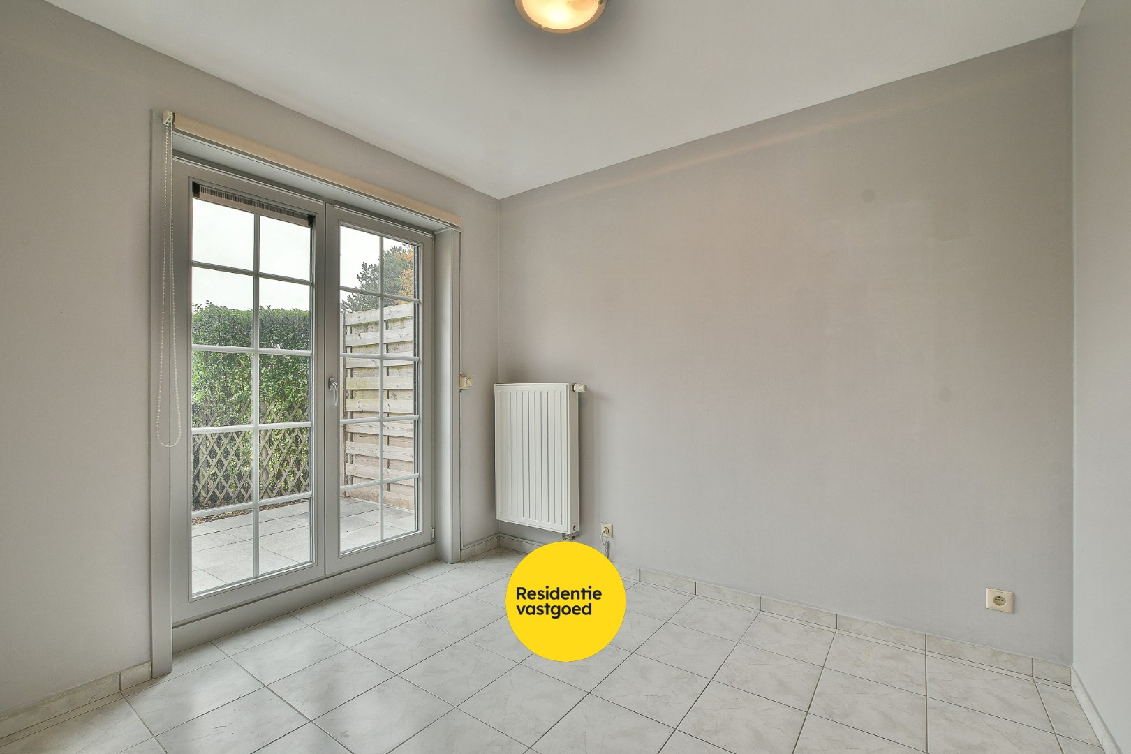 Modern gelijkvloers appartement met 2 slaapkamers– op slechts 500m van strand en zee! 