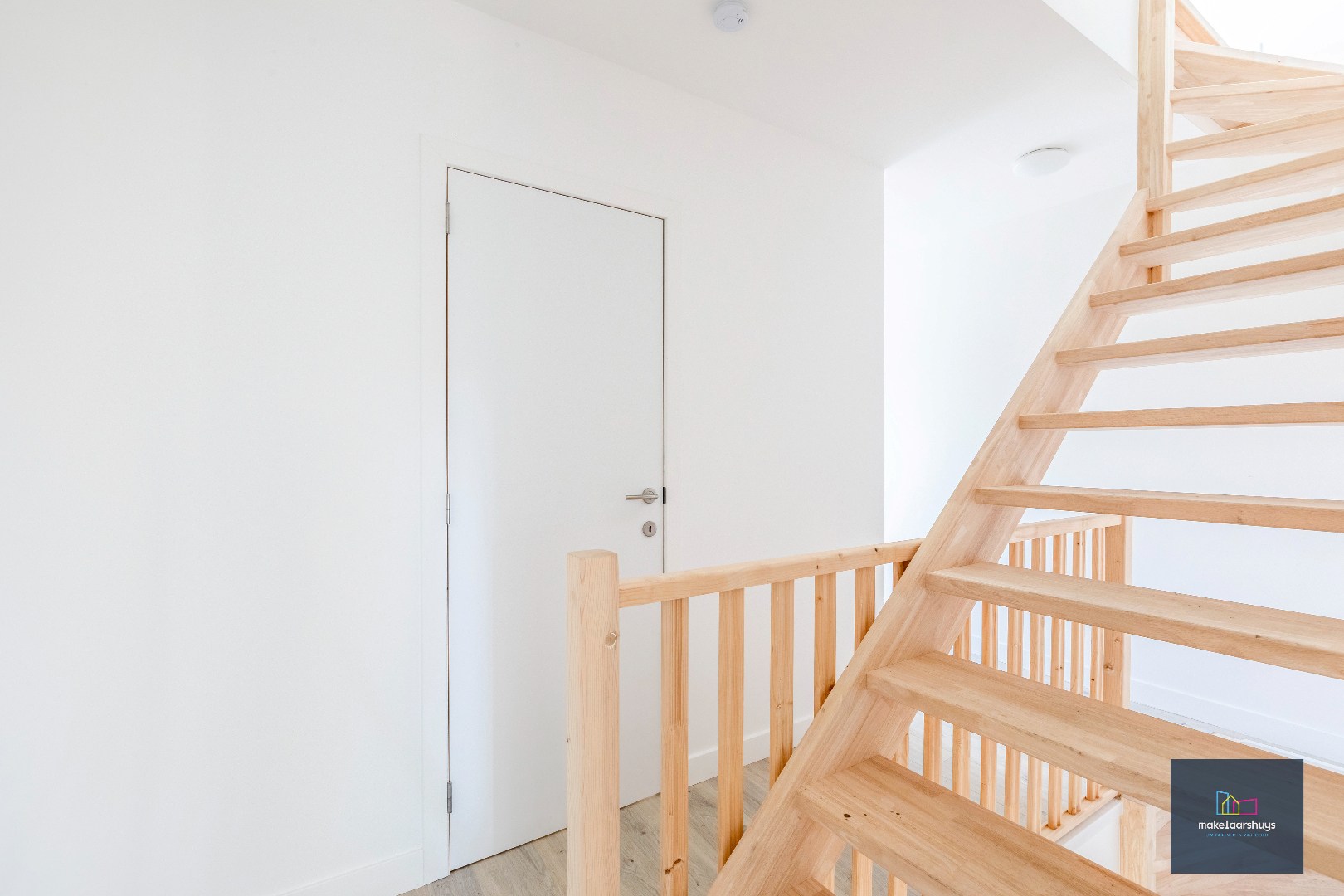 Instapklare energiezuinige woning met 3slpk tuin en staanplaats 